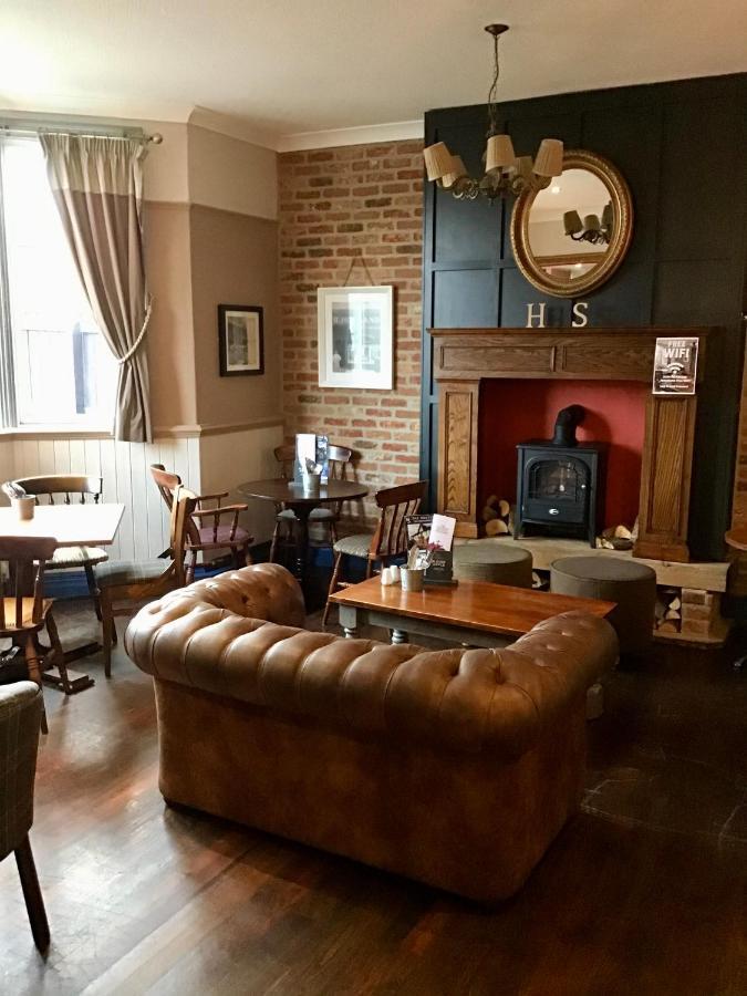 Отель The Holystone Bar & Restaurant Forest Hall Экстерьер фото